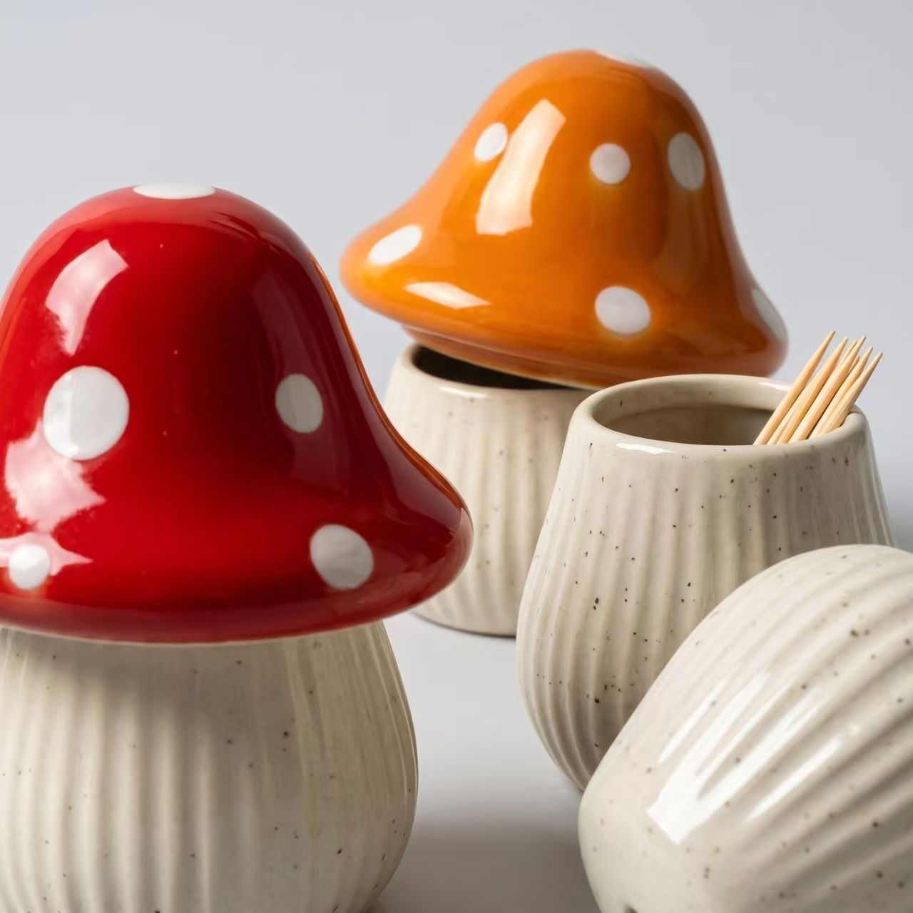 Cartoon Mushroom Ceramic Stora - Kitchen Gadgets Organizer 评论和价格